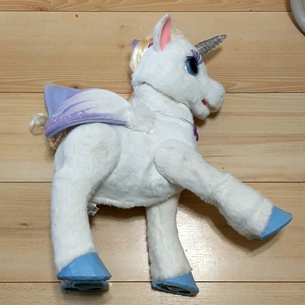 Fur real friends unicorn.